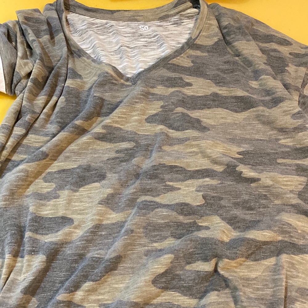 Camo tee large
